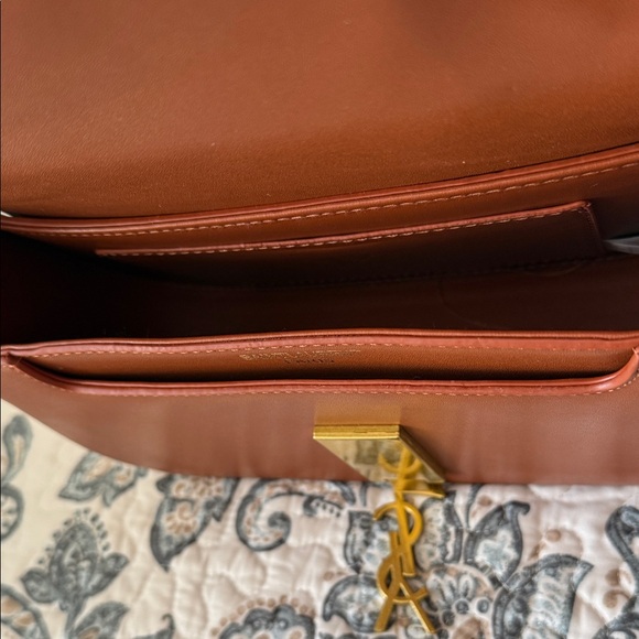 Yves Saint Laurent Tan Shoulder Bag with Gold Accents - Picture 4 of 4